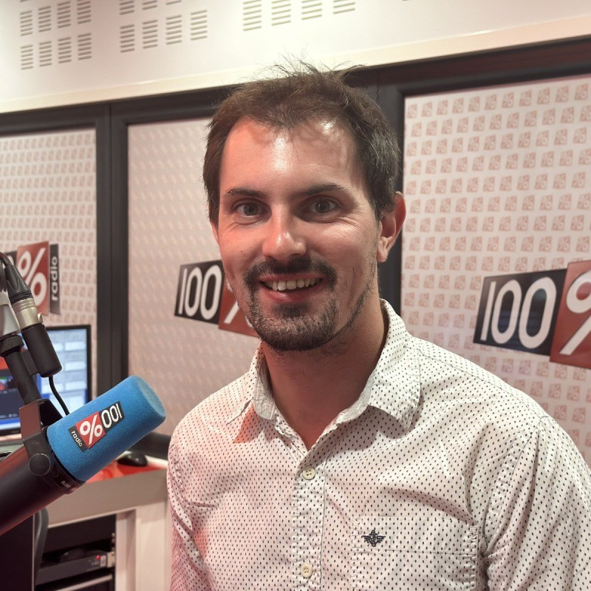 Axel Mahrouga devient coordinateur de la rédaction chez 100% Radio
